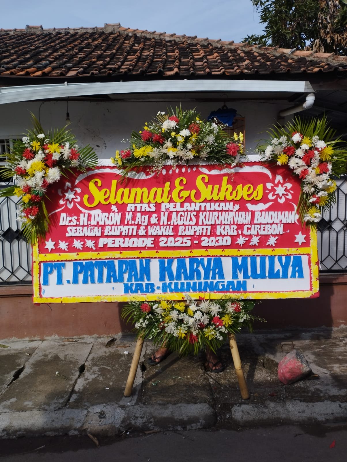 PAPAN BUNGA UCAPAN SELAMAT SUKSES 03